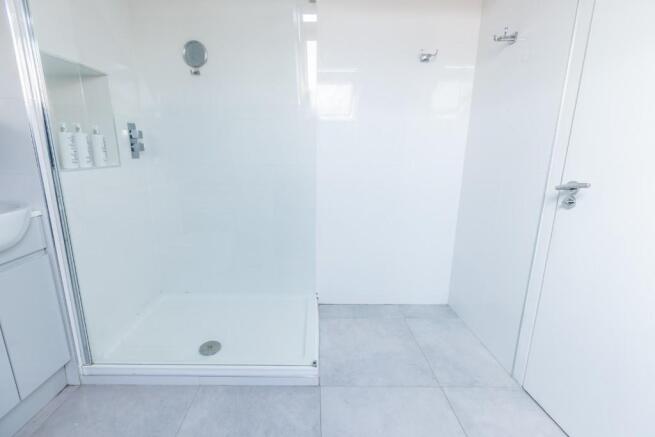 Bed One Ensuite