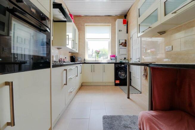 3 bed Terraced for sale Image 4