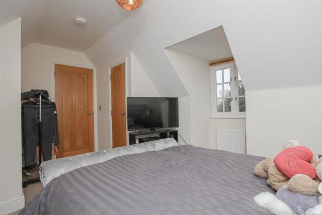 Bedroom 1.jpg