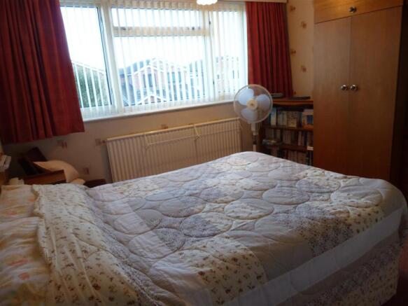 Rear double bedroom.JPG