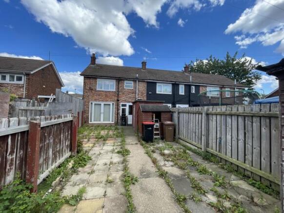 3 bed Terraced to rent Image 10