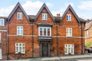 Flat 3, Blake House, Kingsbury Street, Marlborough SN8 1HU