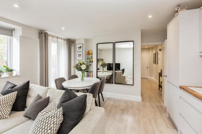 Lounge/ Kitchen