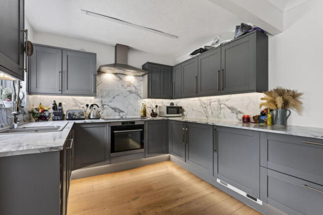 Sandpiper Close, Burton Latimer, NN15 photo 4