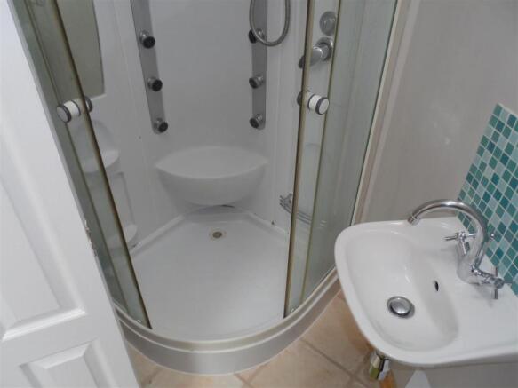 ENSUITE SHOWER ROOM