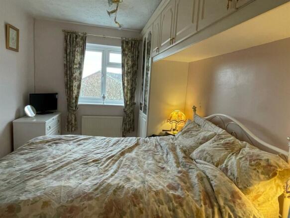 Master bedroom..jpg