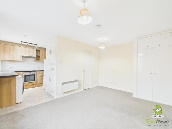 EweMove Basingstoke Flaxfield Court Living Area