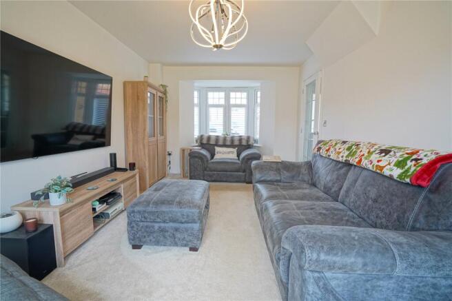 5 bed Detached for sale Image 8