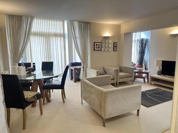 Open Lounge, Diner & Kitchen