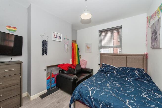 2 bed Terraced to rent Image 12