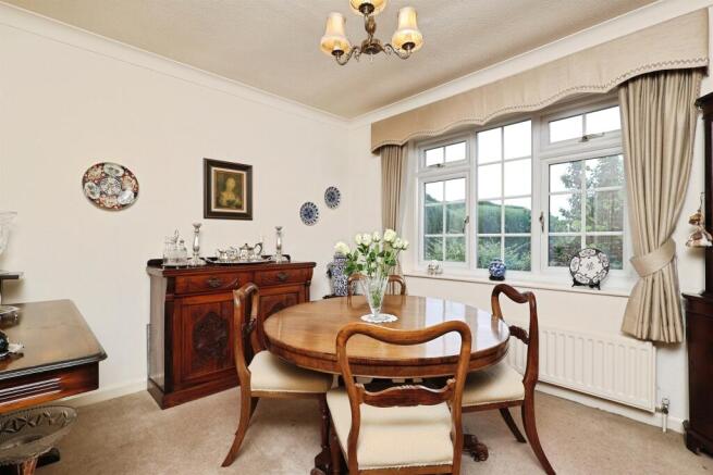 4 bed Detached for sale Image 9