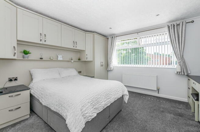 4 bed Link Detached House for sale Image 12