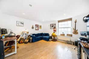 14, Alvanley House, Gosling Way, London SW9 6JW