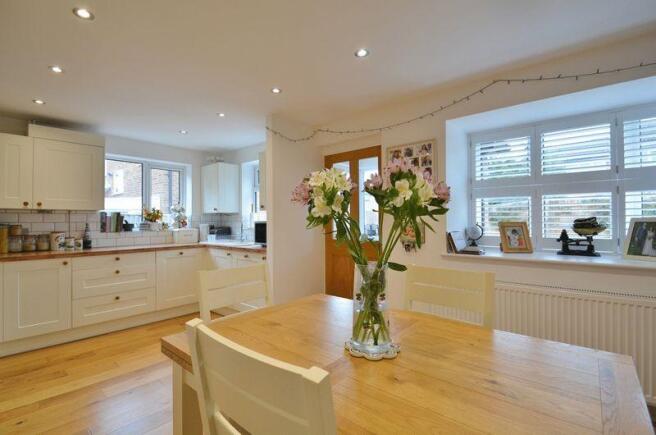 Kitchen/Dining...