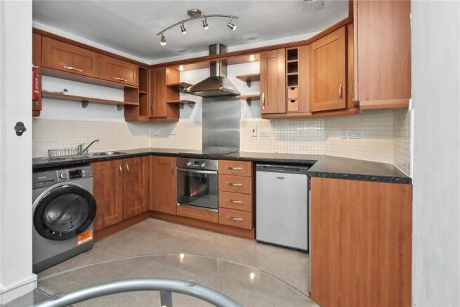 2 bed Apartment for sale Image 6