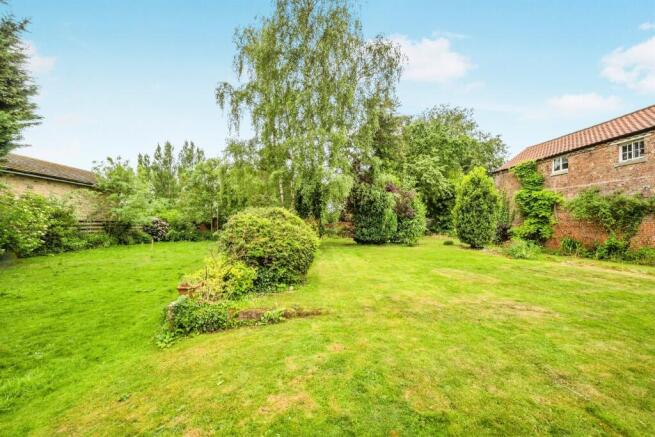 5 bed Cottage for sale Image 12