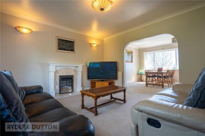 4 bed Detached for sale Image 8