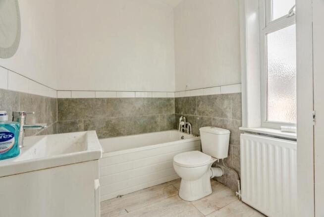 3 bed House for sale Image 11