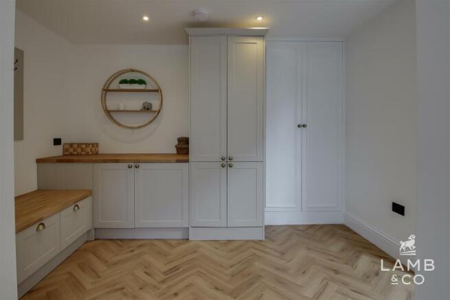 UTILITY/BOOT ROOM