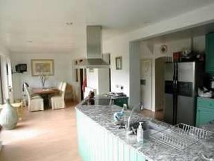KITCHEN/BREAKFAST ROOM: