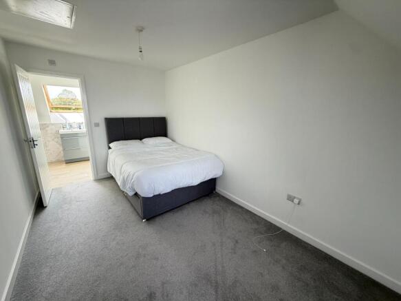 3 bed Semi-Detached for sale Image 9
