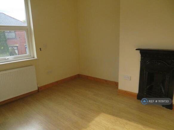 2 bed End of Terrace to rent Image 12