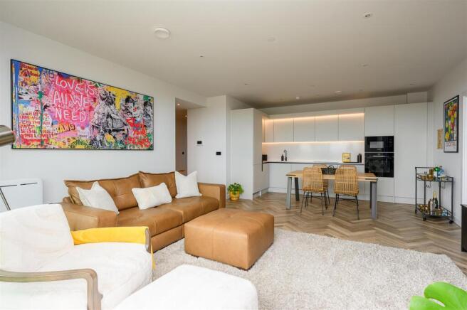 3 bed Penthouse for sale Image 7