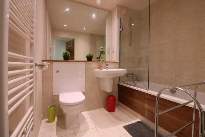 1 bed Apartment to rent Image 11