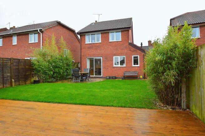 garden to house