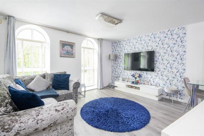 Lounge / Kitchen