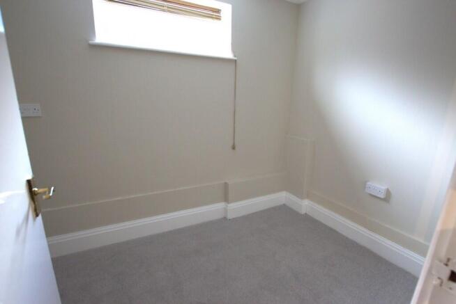 2 bed Apartment to rent Image 5