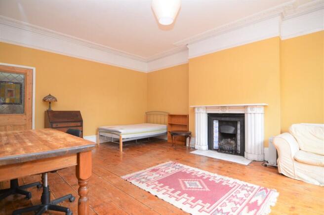 LOUNGE (BEDROOM O...