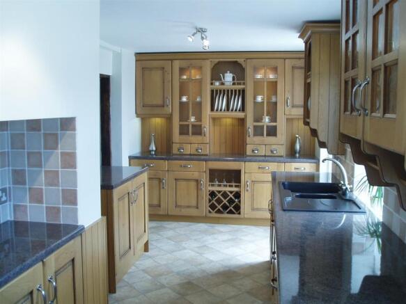 45 West Street - Kitchen.JPG