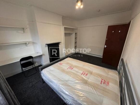6 bed House to rent Image 5