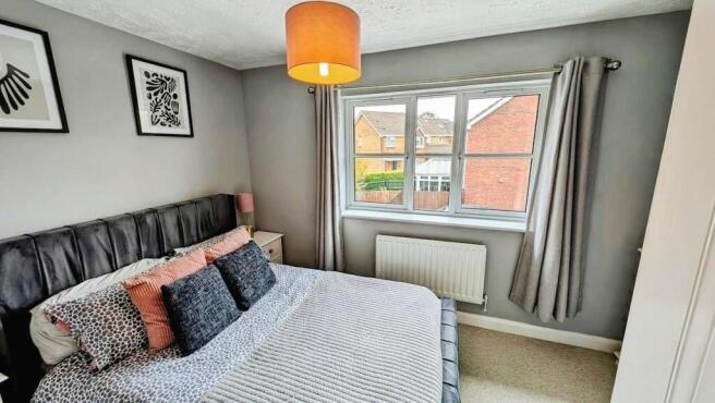 44 Coopers Drive bed 2 a.jpg