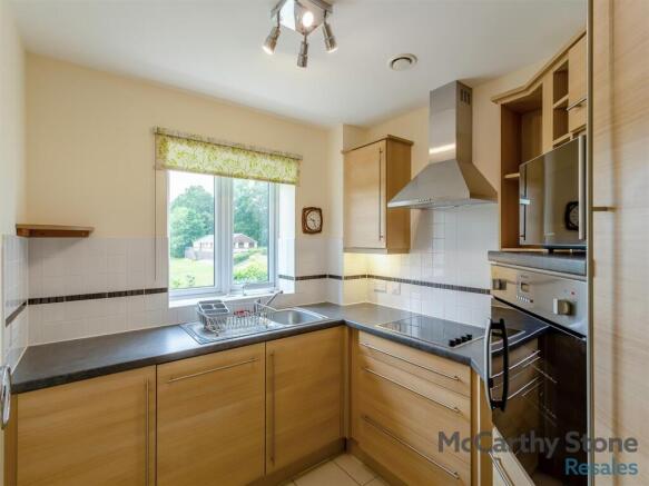 2 bed Apartment for sale Image 4
