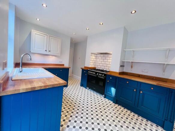 KITCHEN 1.jpeg