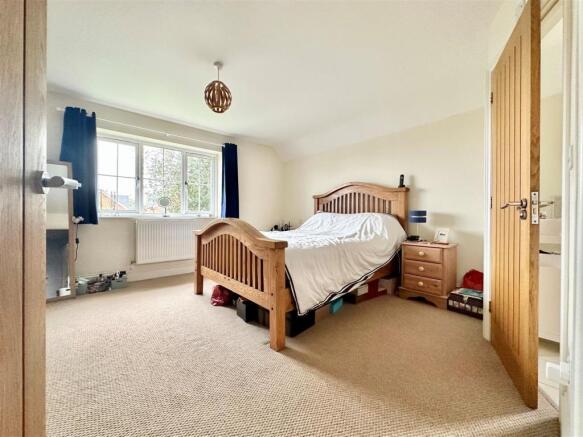 Bedroom1.jpg