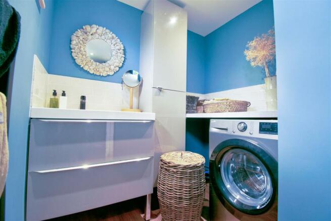 W/C & Laundry Room