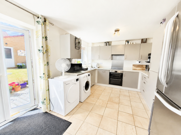 3 bed Detached for sale Image 4