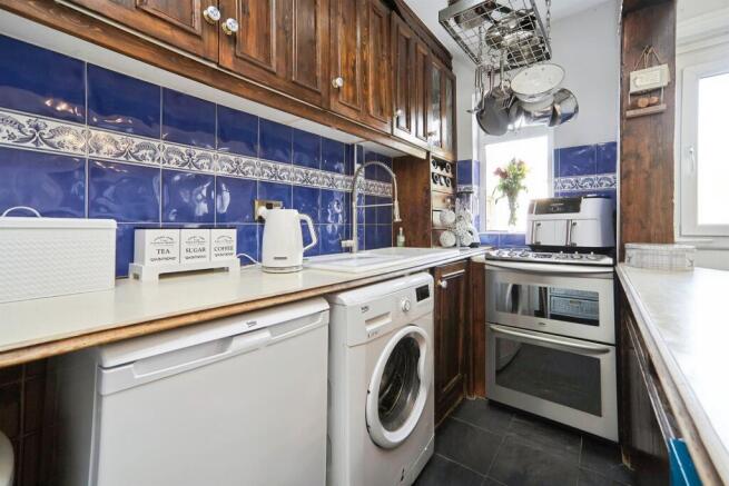 4 bed Semi-Detached for sale Image 7
