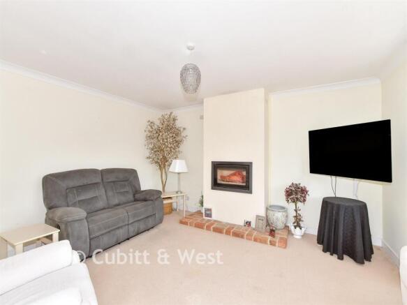 Lounge/Dining Room.