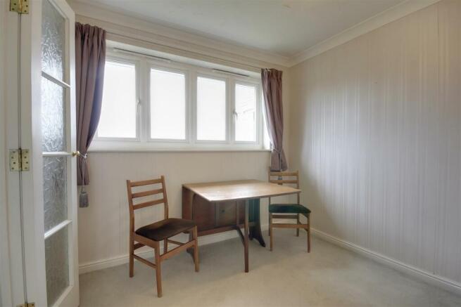 2 bed Flat for sale Image 9
