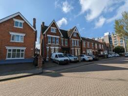 14, Woburn Road, Bedford MK40 1EG