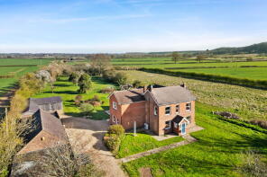 Kingzetts, Crowle Road, Droitwich WR9 7NT