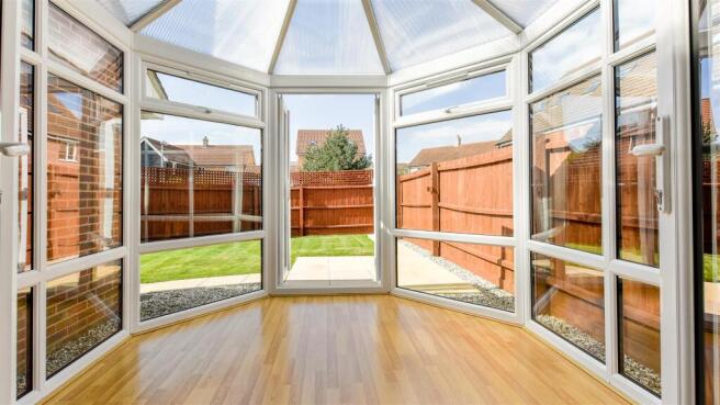 Fern Way, Red Lodge, IP28 8WW photo 4