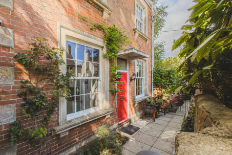Cricklade Road, Highworth, Swindon, SN6