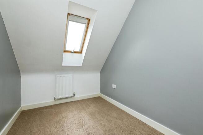 4 bed Detached for sale Image 12