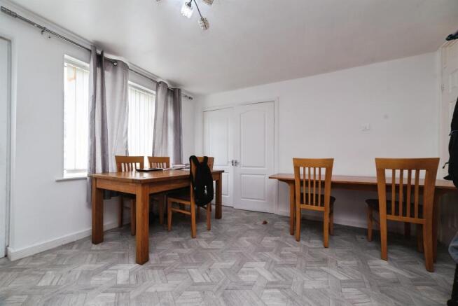 4 bed Terraced for sale Image 8