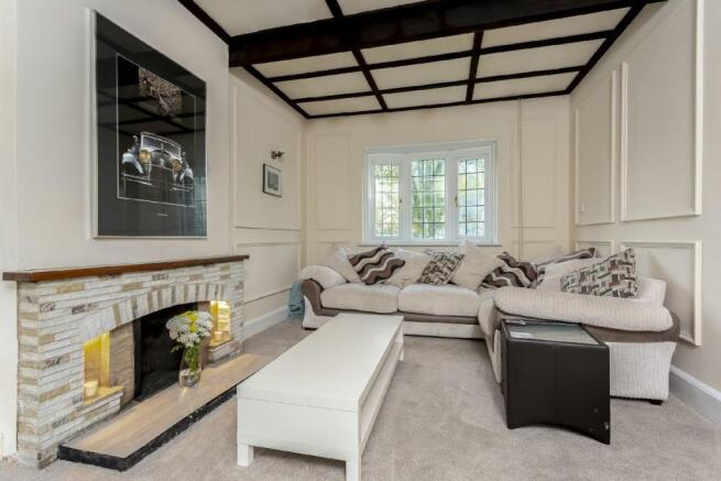 2nd Photo of Lounge
